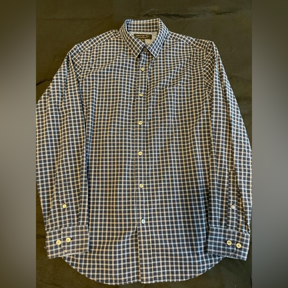 Banana Republic Mens Soft Wash Standard Fit Shirt - Size Small (S)